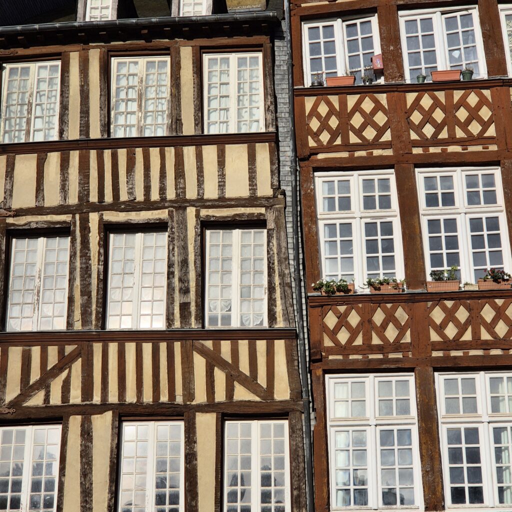 Immeuble a pans de bois, place du champ Jacquet à Rennes