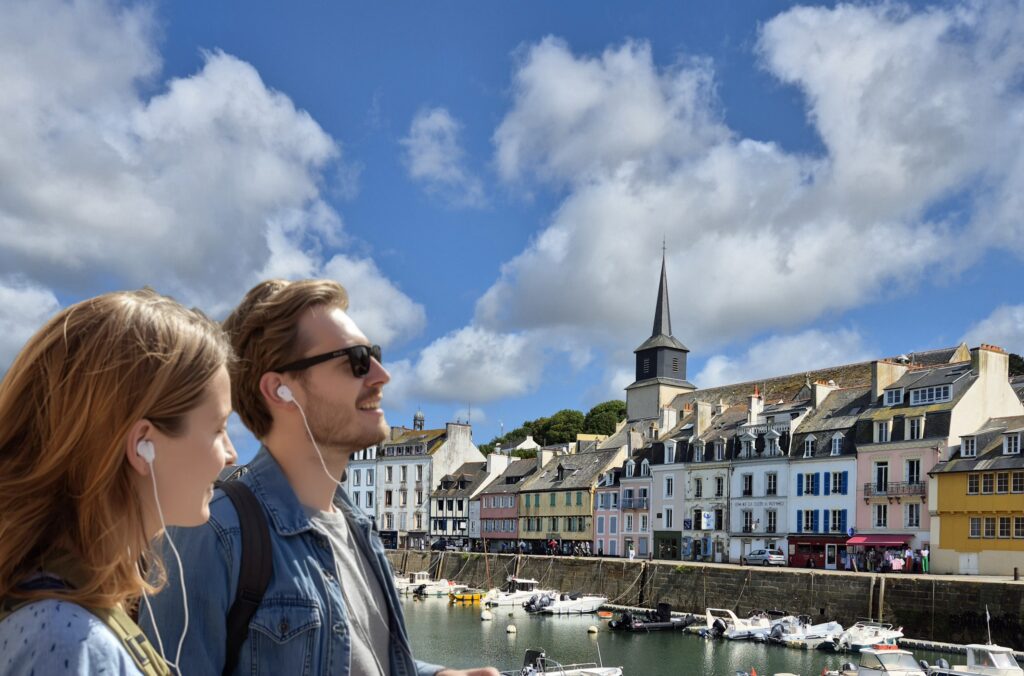 Visiteurs dans le port de Palais à Belle-ile-en-Mer